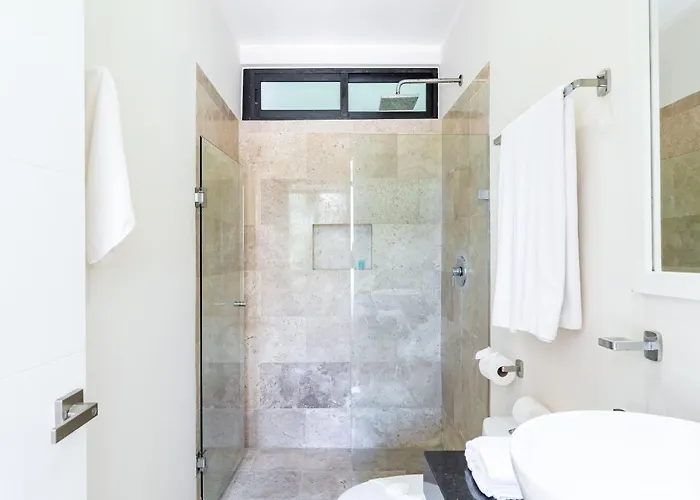 Promo 2br With Rooftop Pool, Gym And Free Bikes